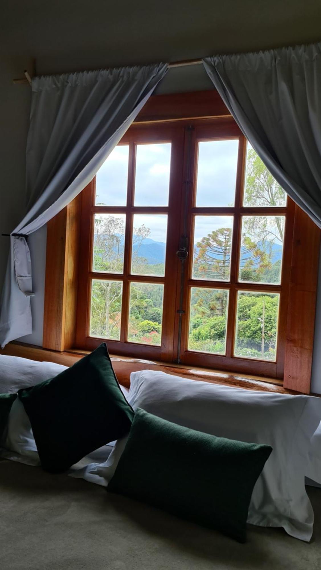 Hotel Serra Bonita Делфим Морейра Екстериор снимка